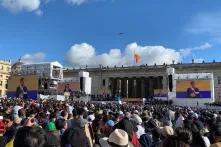  Menschenansammlung zur Amtseinführung von Petro als Präsident Kolumbiens auf dem Bolívar Square
