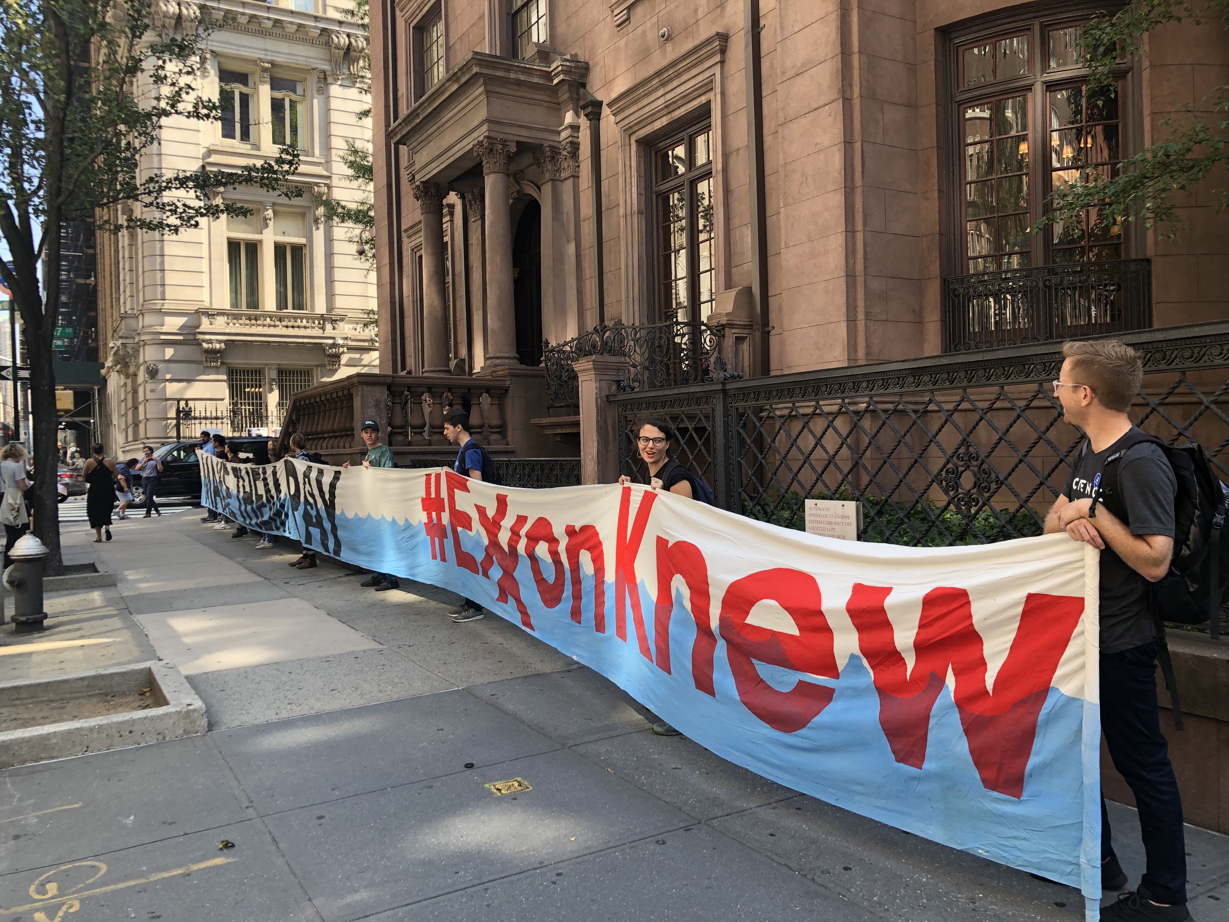 Untertitel für das Foto Klima-Aktivistinnen am 23. September 2019 in New York City. Untertitel für das Foto Klima-Aktivistinnen am 23. September 2019 in New York City.