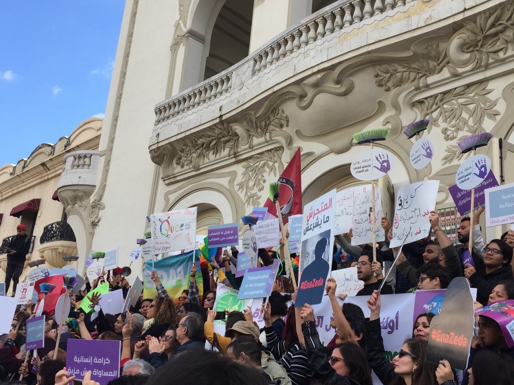 EnaZeda - Proteste in Tunesien Demonstartion gegen Gewalt gegen Frauen