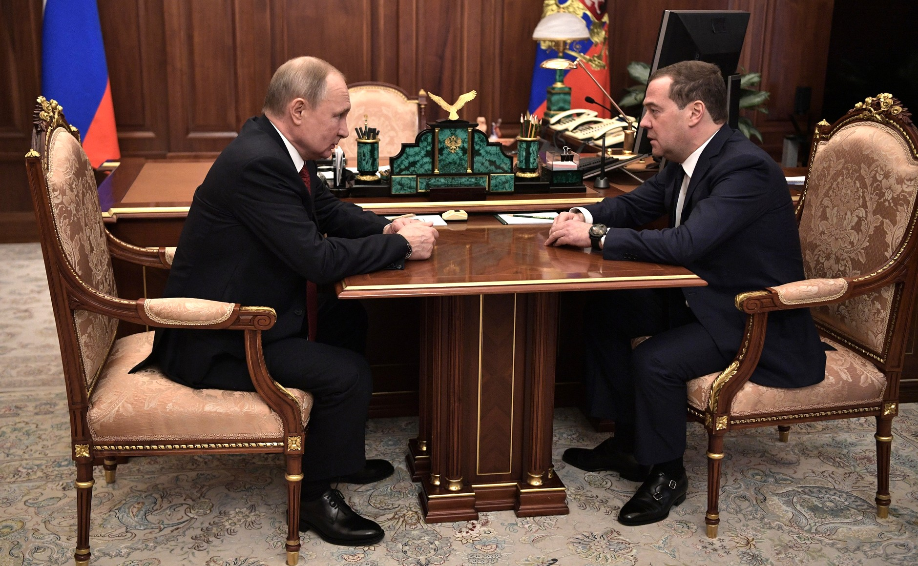 Vladimir Putin and Dmitry Medvedev, 2020-01-15 Vladimir Putin und Dmitry Medvedev an einem Tisch