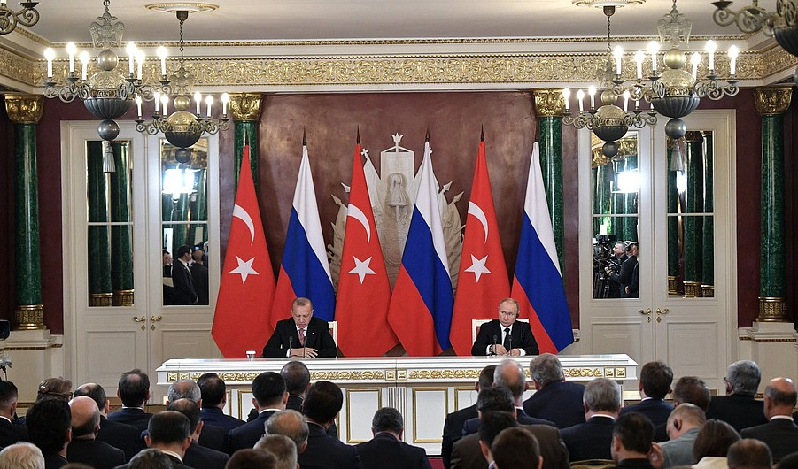 Bild von Erdogan und Putin bei einer Pressekonferenz bezüglich des Sochi Abkommens Bild von Erdogan und Putin bei einer Pressekonferenz bezüglich des Sochi Abkommens