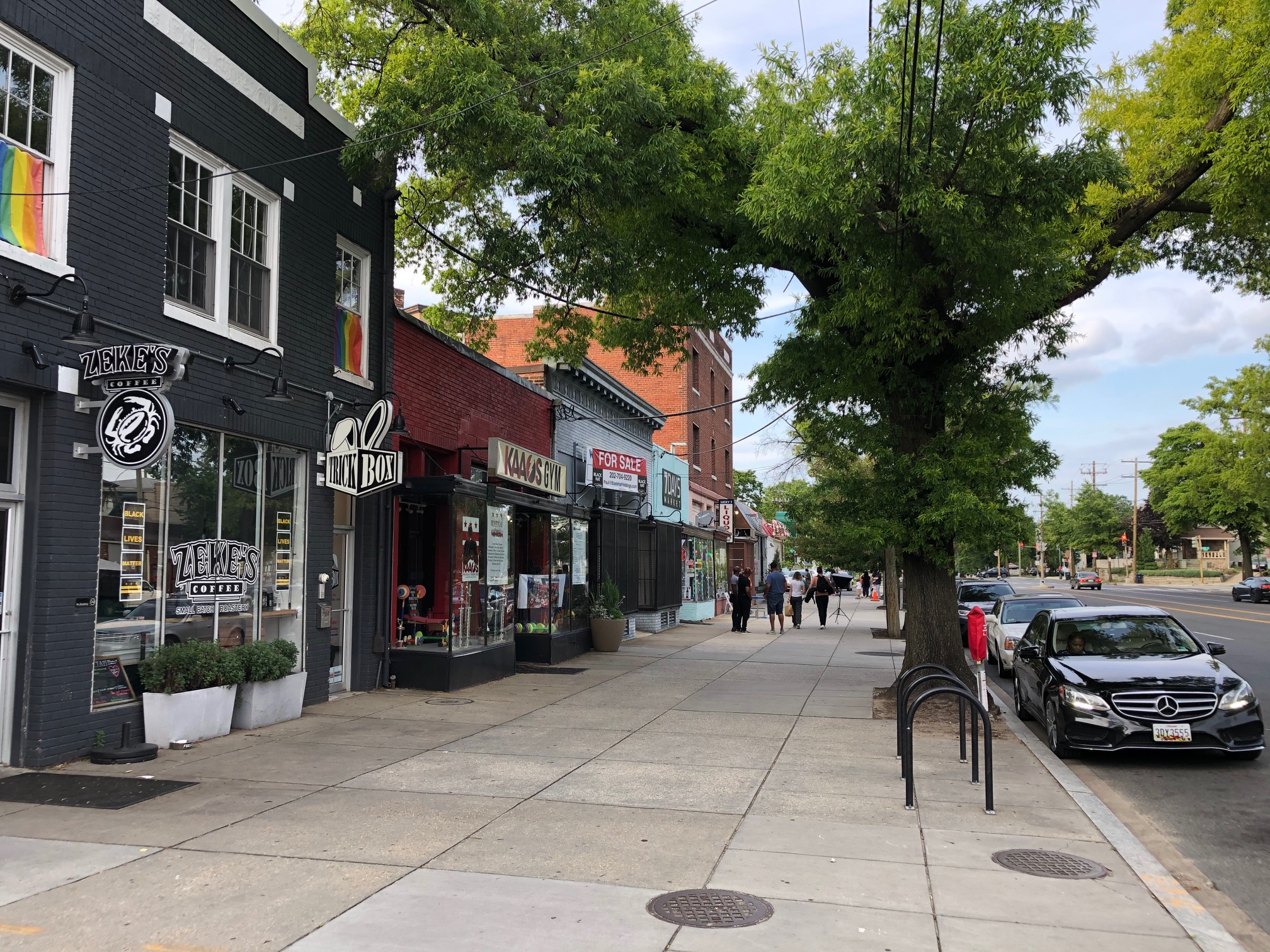 Bildunterschrift: Neben der Kaffeerösterei stehen noch Läden leer: Die Geschäfte an der Rhode Island Avenue North East kämpfen ums Überleben Bildunterschrift: Neben der Kaffeerösterei stehen noch Läden leer: Die Geschäfte an der Rhode Island Avenue North East kämpfen ums Überleben