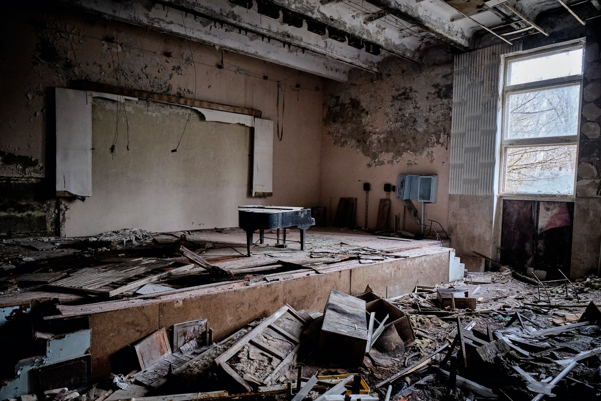 Zerstörte Musikschule, Pripjat - Tschernobyl Zerstörte Musikschule, Pripjat - Tschernobyl