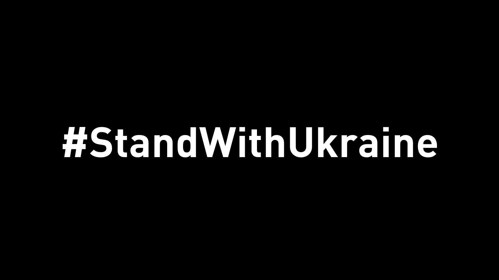#StayWithUkraine Schwarzer Hintergrund mit weißem Schriftzug: #StayWithUkraine