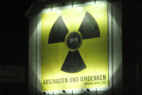 Symbol Achtung, Strahlung! Foto: Sakucae.