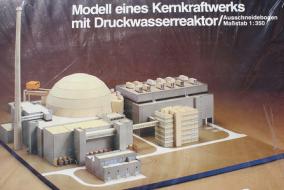 Foto vom Bausatz eines Atomkraftwerks