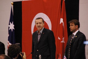 Recep Tayyip Erdoğan, türkischer Politiker. Bild: Serdar. Dieses Bild steht unter einer Creative Commons Lizenz.