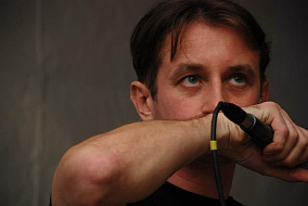 Serhij Zhadan mit Mikrofon