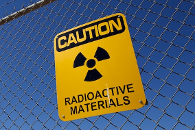 Warnung vor radioaktiven Stoffen (Warnschild)