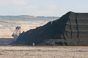 Kohleflöz und Bagger