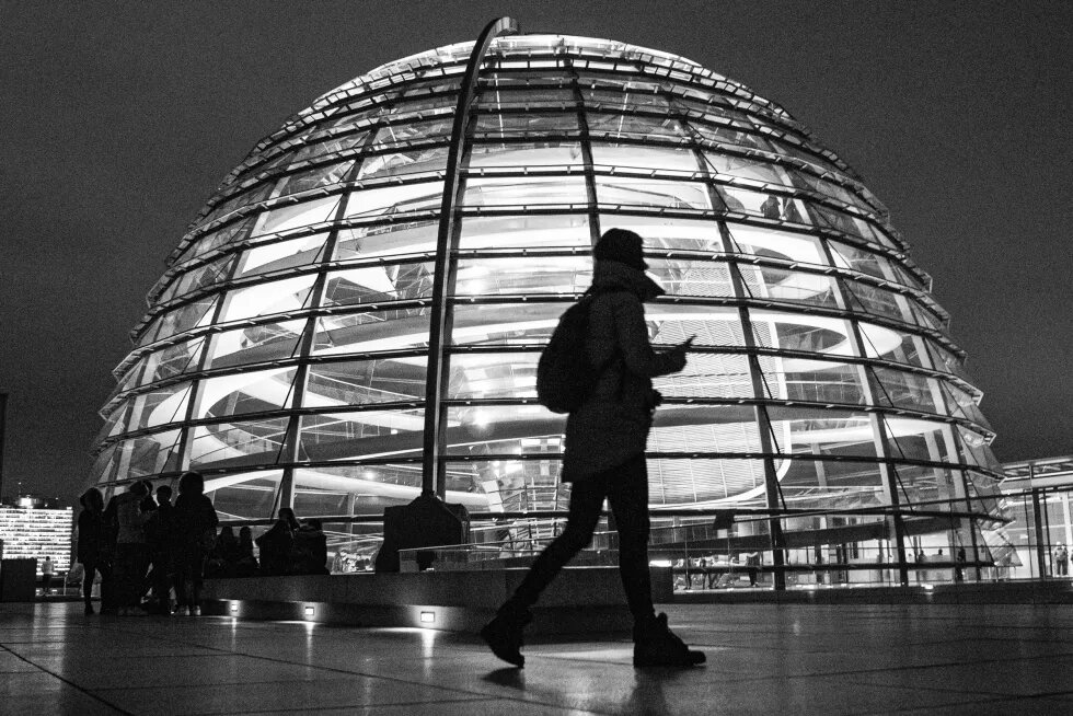Bundestatagkuppel schwarz/weis