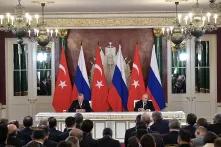 Bild von Erdogan und Putin bei einer Pressekonferenz bezüglich des Sochi Abkommens