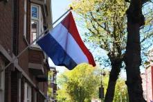 Flagge der Niederlande an eienm Haus