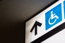 Leuchtendes Schild Rollstuhl