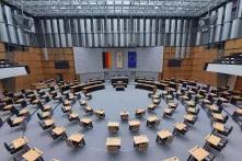 Abgeordnetenhaus von Berlin - Der leere Plenarsaal mit Blick von der Zuschauertribüne