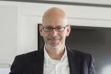 Portrait Oliver Stettes