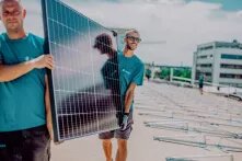 Installation einer PV-Dachanlage