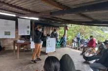 Victor Santiz in a workshop with locals