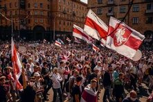 Menschen demonstrieren