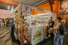 Stand mit agrarökologischen Produkten auf dem Brasilianischen Agrarökologie Kongress 2023 in Rio de Janeiro.