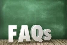 Weiße Buchstaben vor grünem Hintergrund - FAQs