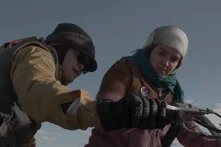 Eine Szene aus dem Film Cutting Through Rocks.