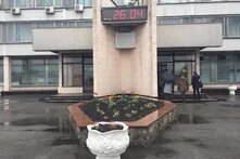 Vor dem stillgelegten Atomkraftwerk Tschornobyl am 26.4. 2016.