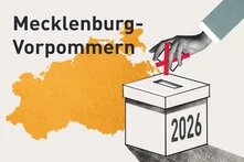 Karte von Mecklenburg-Vorpommern, daneben Wahlurne „2026“; Hand wirft Stimmzettel ein, rotes Kreuz sichtbar.