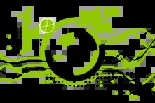 Grüne Grafikelemente mit Kreisdiagrammen, Windrad, Linienverlauf, Sternen und Flaggen auf schwarzem Hintergrund.