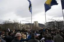 Protestierende versammeln sich in Sarajevo