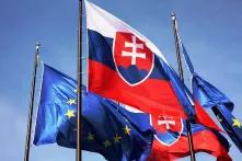 Flagge der Slowakei und der Europäischen Union