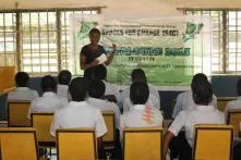 Bildunsprogramm an einer Schule in Ikeja im Rahmen der Spaces for Change YouthVote2015 (YV2015)-Kampagne.