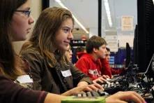 Jugendliche am Computer