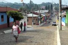 Straßenszene in Ataco, Ruta de las Flores, El Salvador