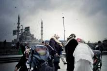 Frauen in Istanbul kurz vor dem Sturm