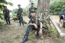 "Karen National Union Army (KNU) on security duty", 2015 an der Grenze von Myanmar zu Thailand