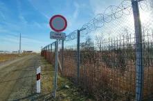 border fence along the Hungarian-Serbian border