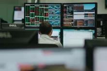 Trading Floor bei PIMCO, einer der größten Fondsgesellschaften der Welt. Ein Bildausschnitt aus Florian Opitz` neuem Film "System Error".