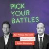 Foto mit der Aufschrift „Pick Your Battles“. Jan Philipp Albrecht diskutiert mit Robin Alexander.