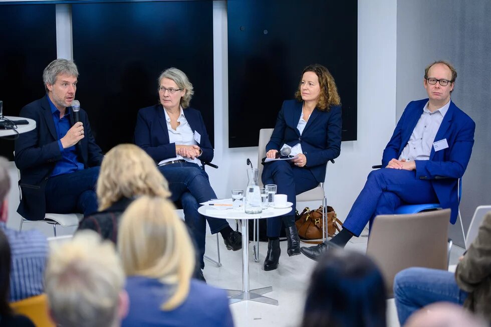 Panel III: Neue Geschäftsmodelle! Dieter Janecek (MdB, Bündnis 90 Die Grünen), Birgit Marschall (Journalistin), Anke Herbener (CEO, Digital Changers), Prof. Dr. Justus Haucap (Duesseldorf Institute for Competition Economics (DICE)