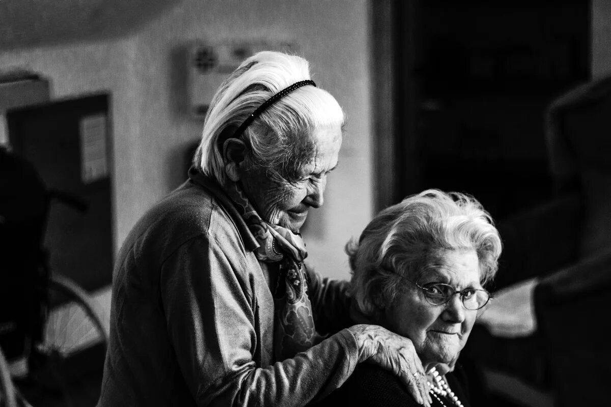 Pflegesystem in Deutschland Pflegesystem in Deutschland: Zwei Frauen