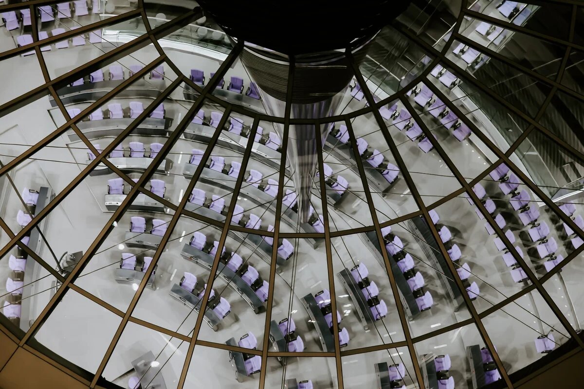 Plenarsaal des Bundestages Transformative Politikansätze zur Krise - Plenarsaal des Bundestages aus der Vogelperspektive