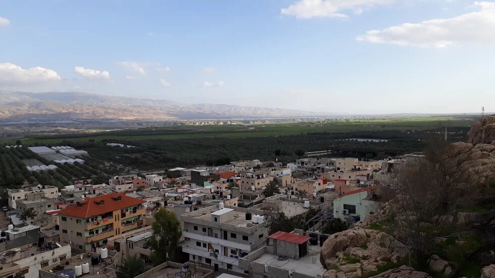 Aussicht über das palästinensische Jordantal mit Blick auf Jordanien Aussicht über das palästinensische Jordantal mit Blick auf Jordanien