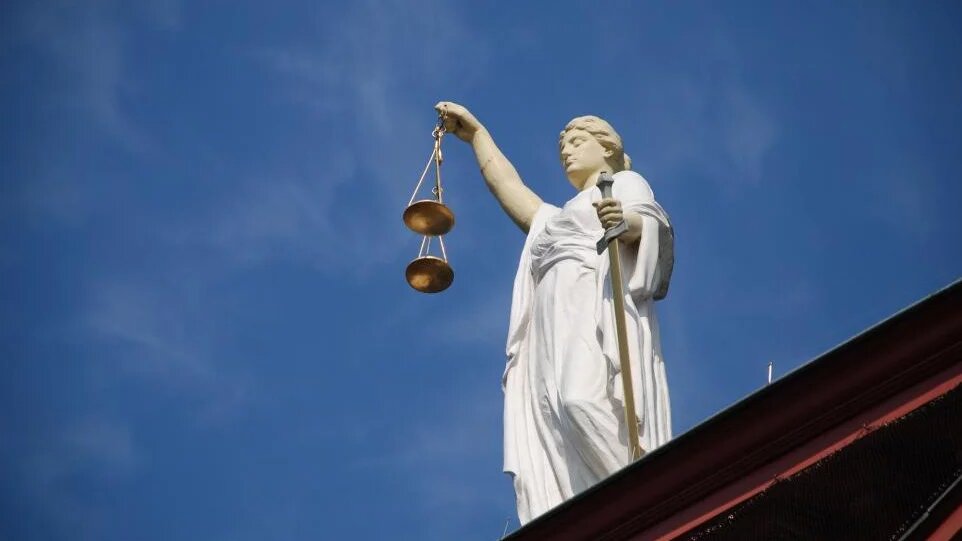 Bild von der Statue Justicia