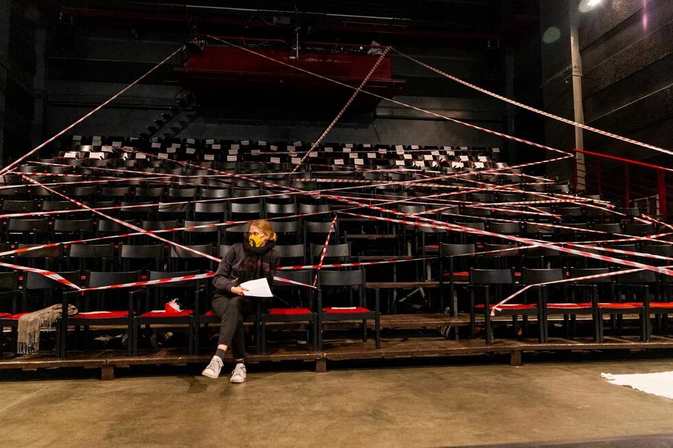 Hanna Milovits studiert im 5. Semester Kunsttheorie und Kunstvermittlung an der Universität für Theater- und Filmkunst (SZFE)