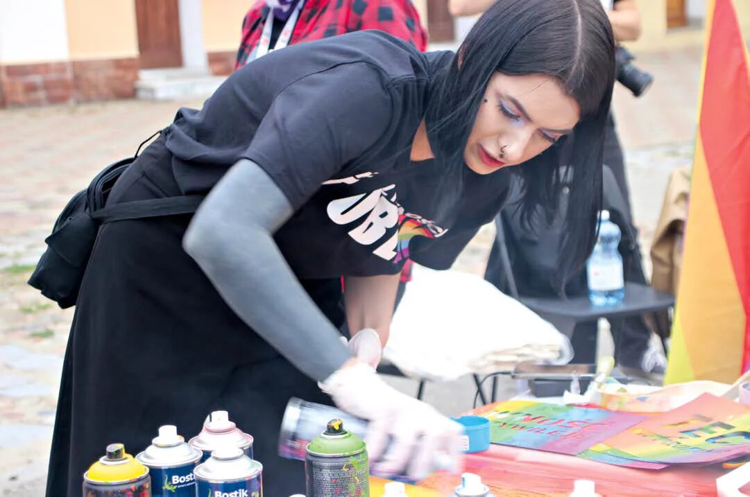Mit den «Rainbow Mythbusters» will Adrianna Kurek Ängste und Vorbehalte gegenüber der LGBTIQ-Community abbauen.