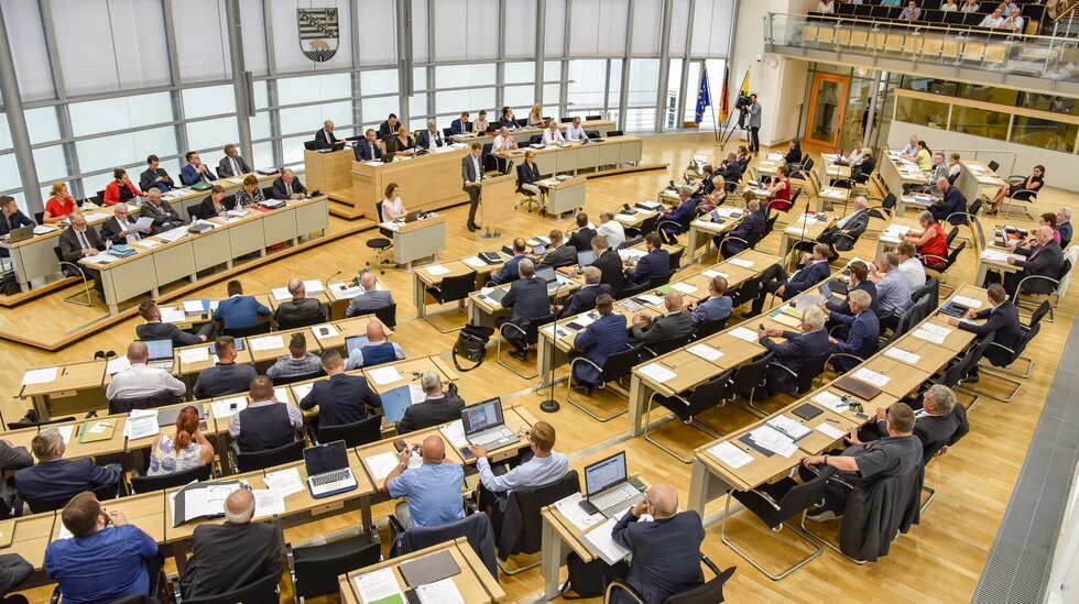 Blick in den Plenarsaal des Landtags Sachsen-Anhalt Blick in den Plenarsaal des Landtags Sachsen-Anhalt