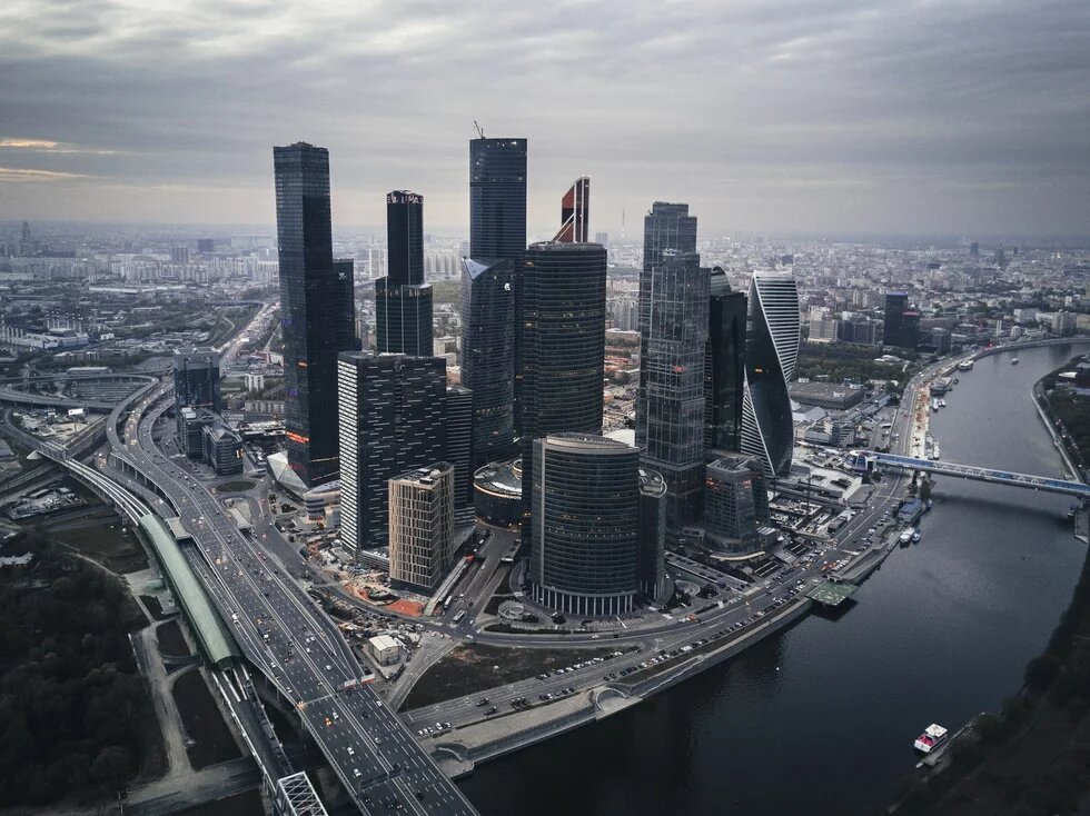 Luftbildaufnahme von Hochhäusern in Moskau