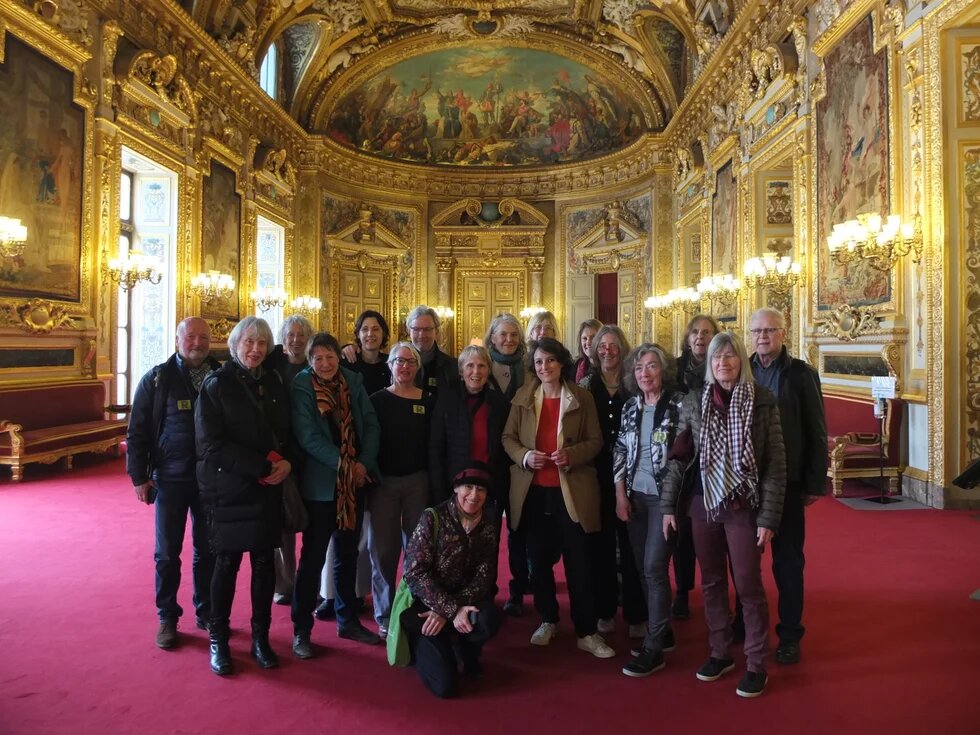 Begegnungsreise 2023 Paris Senatorin Vogel Gruppentreffen