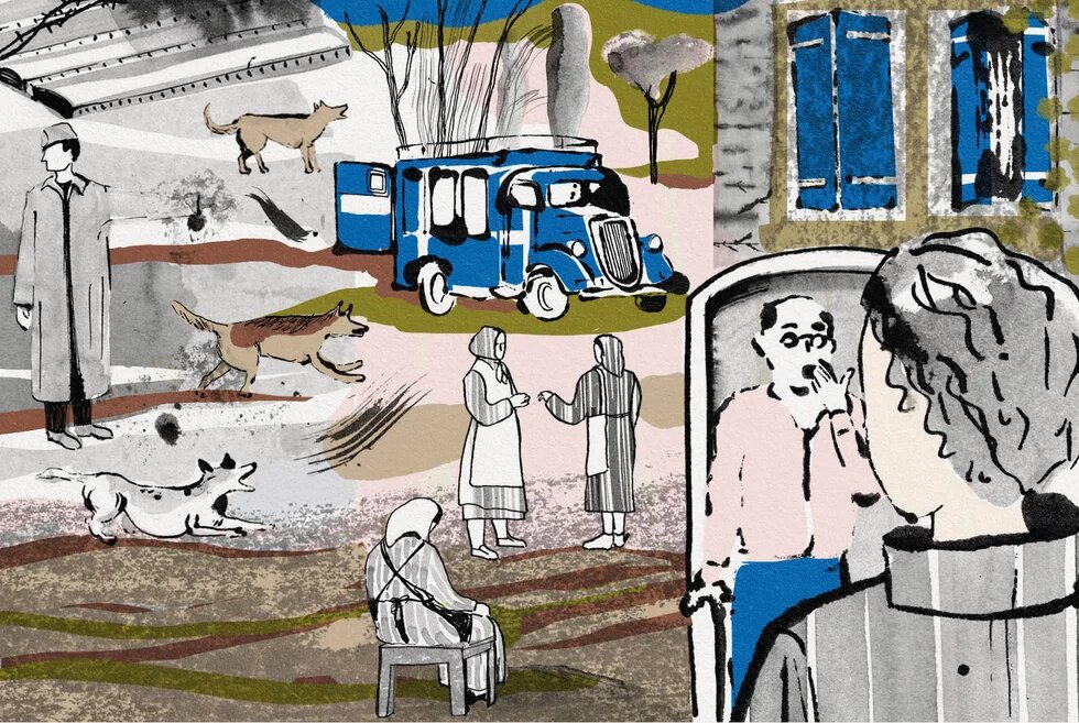 Collageartige Illustration mit mehreren gezeichneten Figuren: Zwei Frauen mit Kopftuch sprechen, eine weitere sitzt auf einem Stuhl. Drei Hunde laufen umher. Links steht eine Person im Mantel, rechts blicken zwei Personen einander an, eine davon steht in einem Türrahmen. In der Mitte steht ein blaues Auto mit geöffnetem Heck. Im Hintergrund stilisierte Natur, Bäume und ein Gebäude mit blauen Fensterläden. Dominierend sind Beige-, Grau- und Brauntöne..